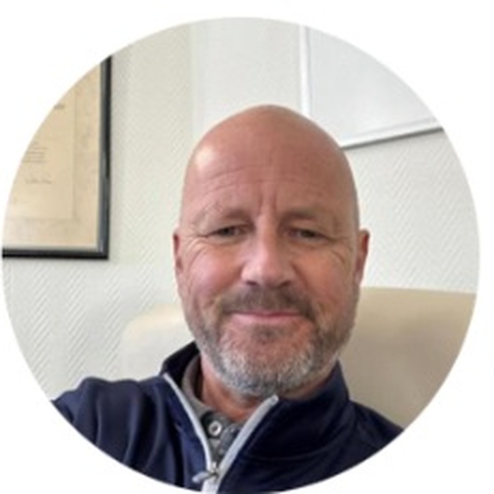 Tim Coxon